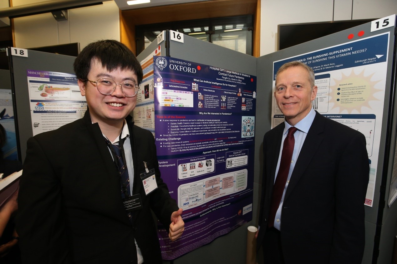 Oxford Engineering DPhil Student Fenglin Liu doing an outreach event