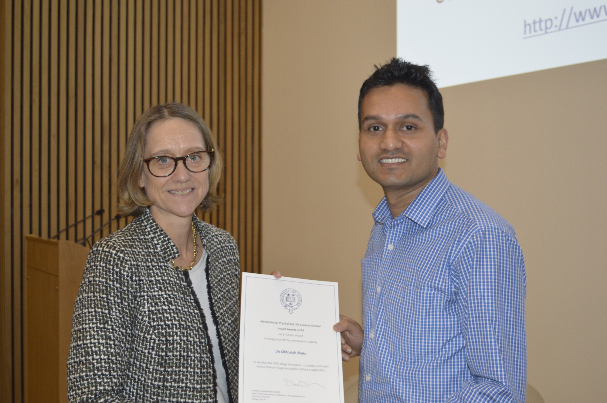 Dr Abishek Dutta collecting his 2019 MPLS Impact Award from Professor Alison Noble open source image annotation software 