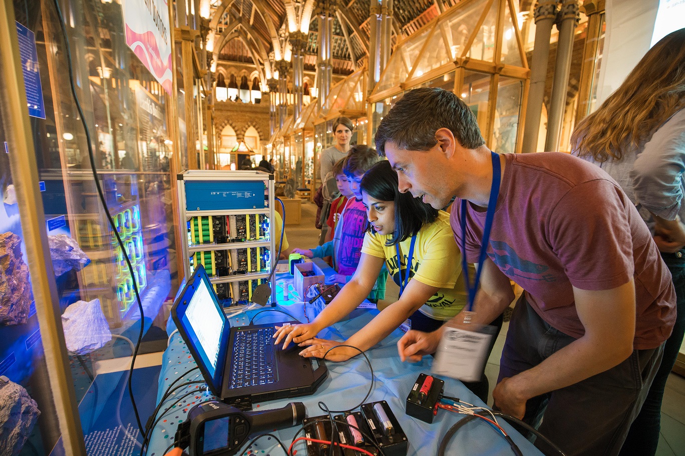 Professor David Howey and researchers at a University of Oxford public engagement event